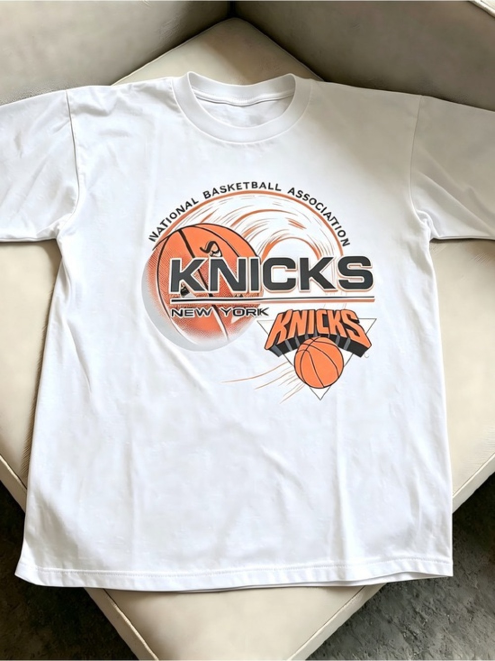 New York Knicks Graphic Short Sleeve Tee in White and Orange